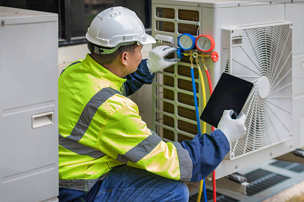 Professional Hvac technician working in Northfield, OH